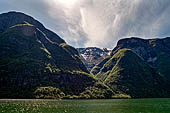 Norvegia, la regione dei fiordi, vedute durante la gita in battello lungo l'Aurlandsfjord e il Noeroyfjord. 